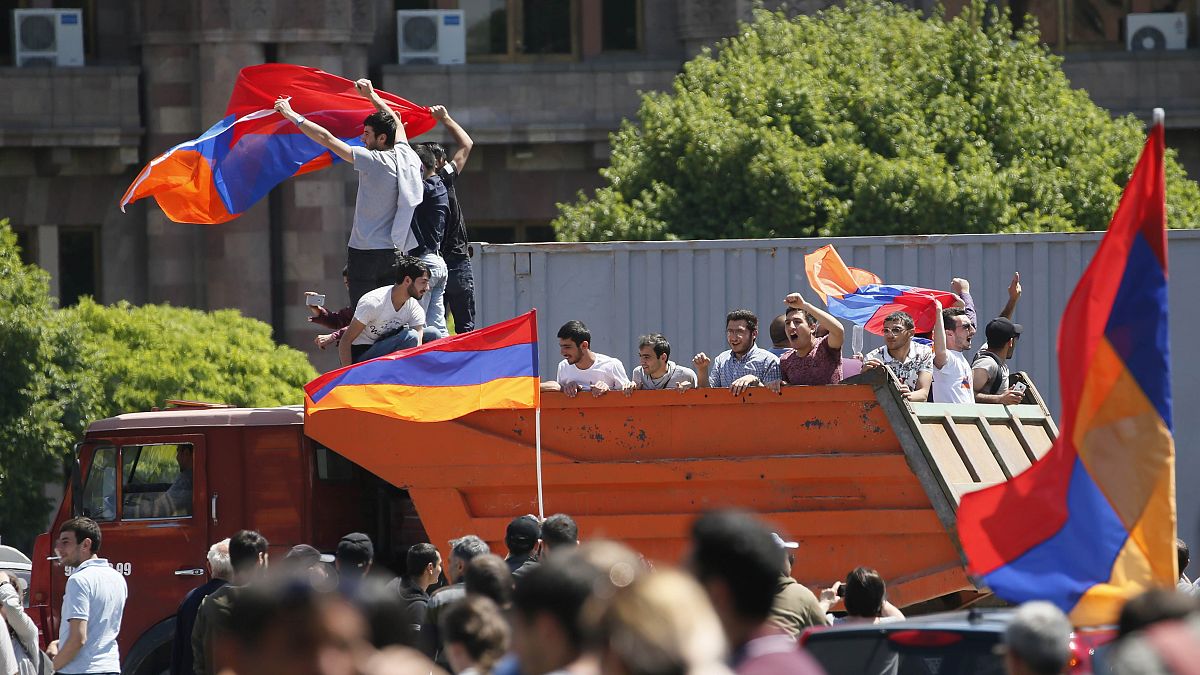 Αρμενία: Σε εκστρατεία πολιτικής ανυπακοής κάλεσε τους πολίτες ο Πασινιάν