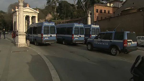 Roma - Liverpool: Dev maç öncesi yoğun güvenlik önlemleri Roma - Liverpool: Dev maç öncesi yoğun güvenlik önlemleri