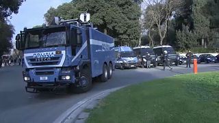 Reforço de segurança em Roma - Carros da policia
