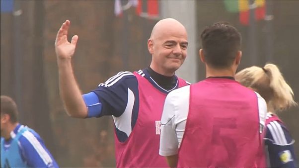 FIFA: Infantino will "Mini"-Weltmeisterschaft FIFA: Infantino will "Mini"-Weltmeisterschaft