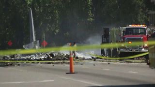 USA: Flugzeugabsturz über Highway