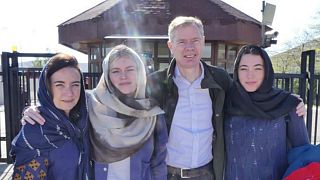 راب مک‌ایر به همراه خانواده‌اش در ایران