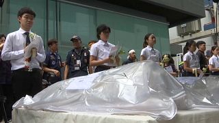 شاهد: طلاب تايلانديون يودعون جثثا استخدموها في دراساتهم التشريحية