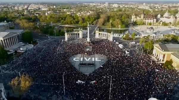 Чем закон "Стоп Сорос" угрожает венгерским НПО? Чем закон "Стоп Сорос" угрожает венгерским НПО?