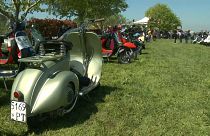 Vespa Primavera faz 50 anos e está para as curvas