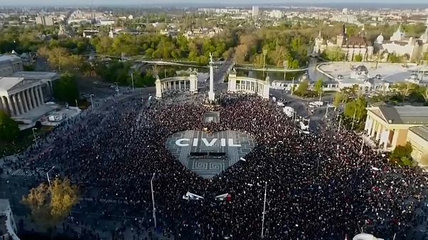 "Stop Soros" - Orban will Gesetzespaket wieder einbringen "Stop Soros" - Orban will Gesetzespaket wieder einbringen