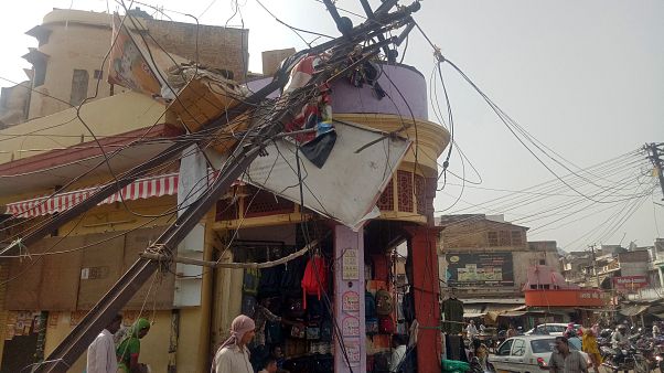 Plötzlicher Sandsturm fordert zahlreiche Tote in Indien Plötzlicher Sandsturm fordert zahlreiche Tote in Indien