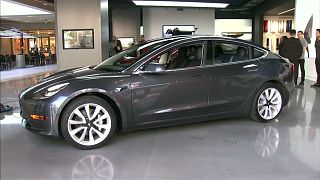 Tesla: Musk kızdı, hisseler çakıldı