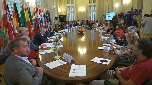 «Ψευδείς ειδήσεις»: Η νέα πρόκληση για την Ευρώπη «Ψευδείς ειδήσεις»: Η νέα πρόκληση για την Ευρώπη