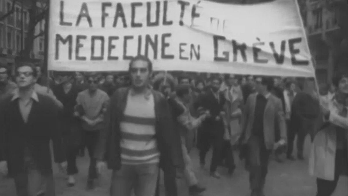 Medizinstudenten beteiligen sich im Mai 1968 an den Protesten.