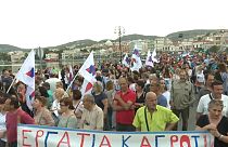 Tsipras recebido com protestos em Lesbos