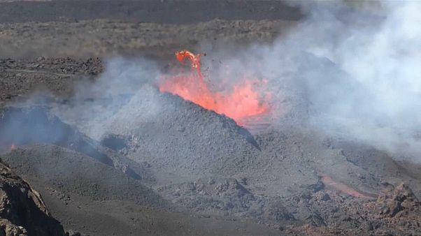 Ile de la réunion : l'éruption se poursuit Ile de la réunion : l'éruption se poursuit