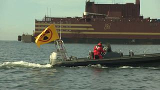 Greenpeace преследует российскую плавучую АЭС