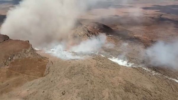 Un terremoto sacude la zona del volcán Kilauea, en erupción desde el jueves Un terremoto sacude la zona del volcán Kilauea, en erupción desde el jueves