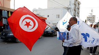 التونسيون يختارون ممثليهم في أول انتخابات بلدية حرة وسط عدة مشاكل اقتصادية