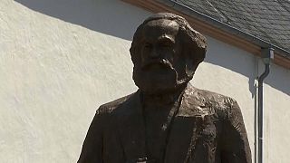 Karl Marx a 200 anni dalla nascita. Una statua divide una città