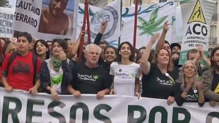 Arjantin: Esrara serbestlik yürüyüşü