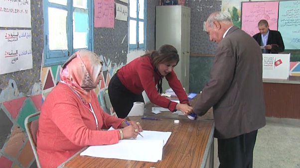Tunus: Arap baharı sonrası ilk yerel seçimler Tunus: Arap baharı sonrası ilk yerel seçimler