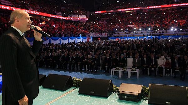 Erdoğan seçim manifestosunu açıkladı Erdoğan seçim manifestosunu açıkladı