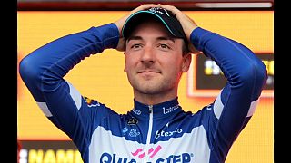 Italian Elia Viviani secures second consecutive stage win in Giro D'Italia