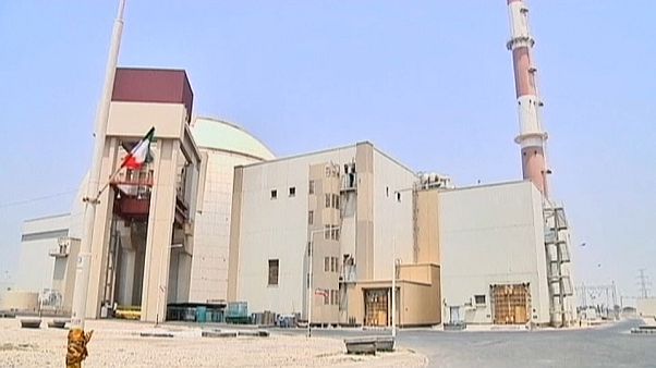 طهران تحذر وبريطانيا تتحرك لمنع ترامب من الانسحاب من الاتفاق النووي طهران تحذر وبريطانيا تتحرك لمنع ترامب من الانسحاب من الاتفاق النووي