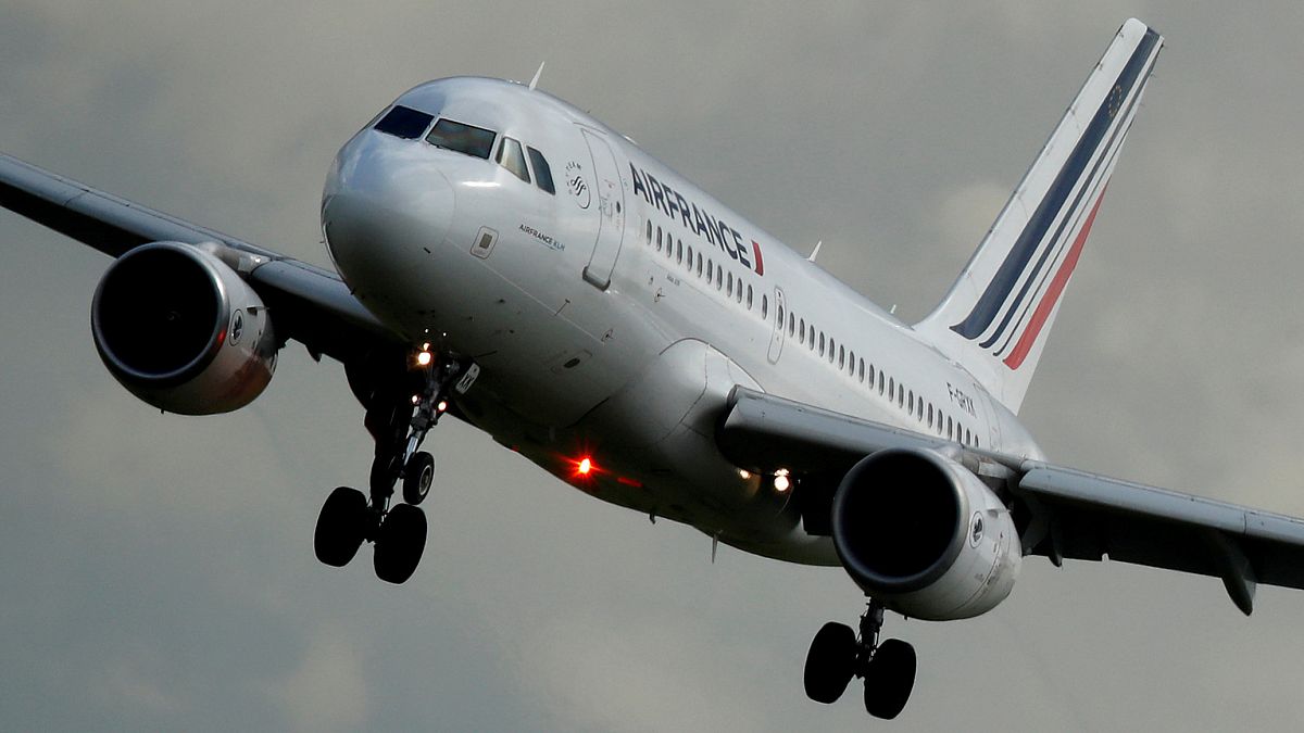 Air France s'enfonce dans la crise