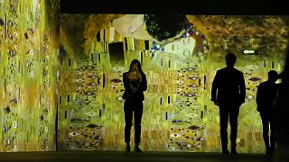 Arte de Gustav Klimt contada em video mapping em Paris