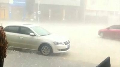 Cidade chinesa de Xiamen fustigada por tempestade de granizo