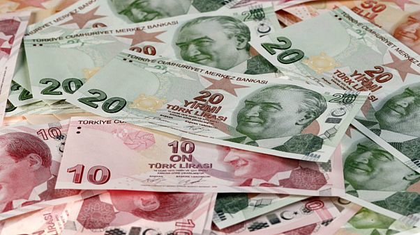 الليرة التركية تهوي مجددا إلى مستوى قياسي الليرة التركية تهوي مجددا إلى مستوى قياسي