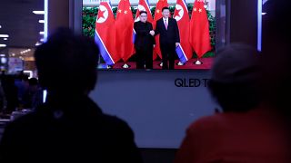 Си Цзиньпин провел переговоры с Ким Чен Ыном в Китае  