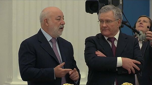 "Под колпаком Мюллера" выплаты Вексельберга личному адвокату Трампа "Под колпаком Мюллера" выплаты Вексельберга личному адвокату Трампа