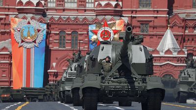 Putin exibe tanques, caças e novo míssil no Dia da Vitória