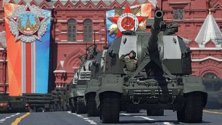 Russische Panzer bei Parade auf dem Roten Platz in Moskau