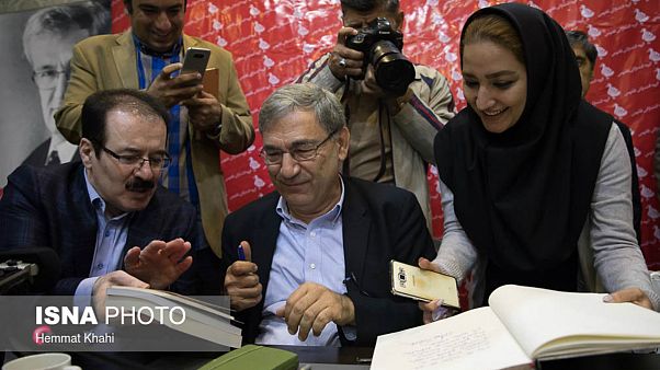 اورهان پاموک در تهران : نوبل برای سلامتی خوب است، شما هم بگیرید! اورهان پاموک در تهران : نوبل برای سلامتی خوب است، شما هم بگیرید!