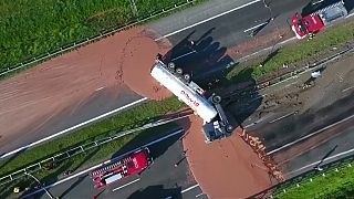 Un camion rempli de chocolat se renverse en Pologne