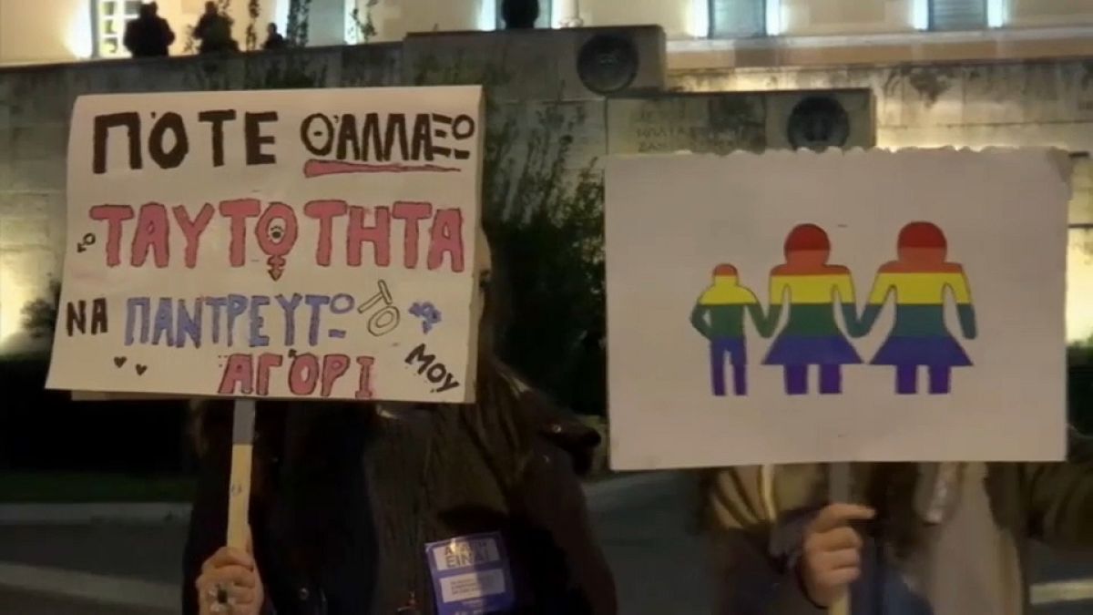 LGBT : en Grèce, un pas vers l'adoption 