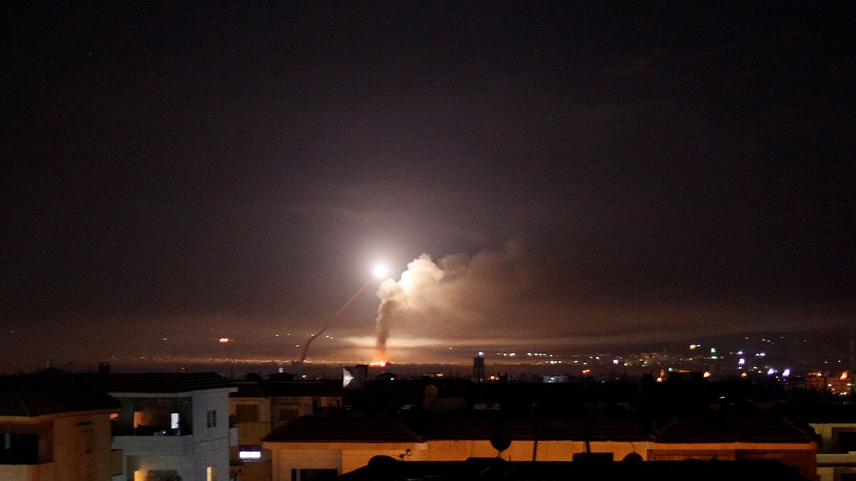 Ιράν και Ισραήλ ανταλλάσσουν πυραύλους 