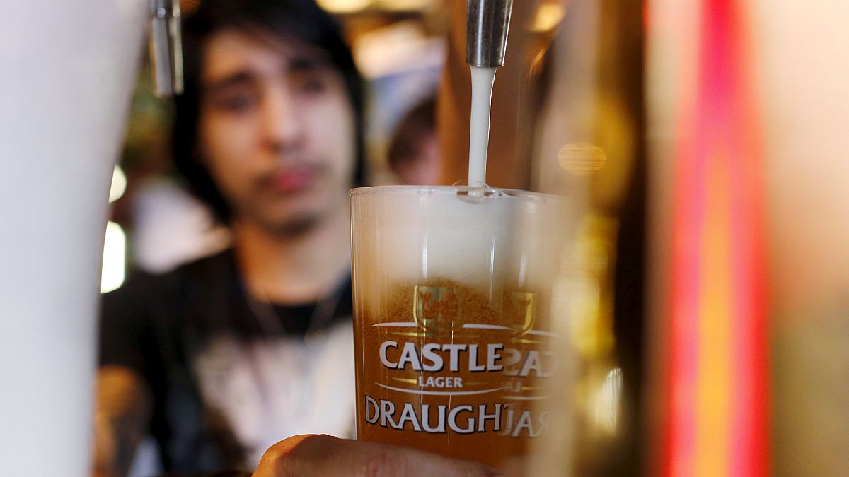 Die Deutschen lieben Bier und trinken eine Menge davon