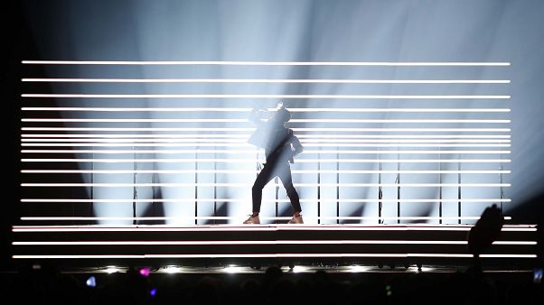 Schwedens Benjamin tritt mit "Dance You Off" im Halbfinale des ESC auf Schwedens Benjamin tritt mit "Dance You Off" im Halbfinale des ESC auf