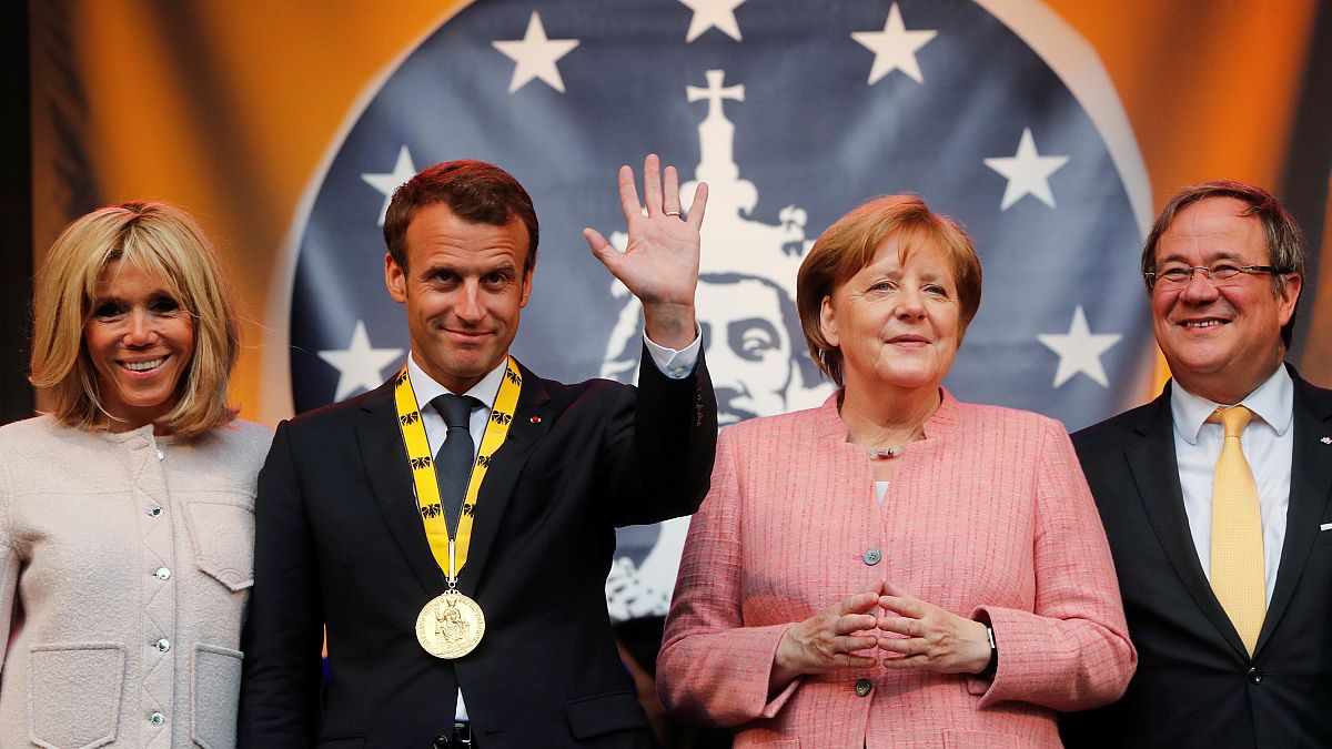 Macron recebe prémio europeu Carlos Magno