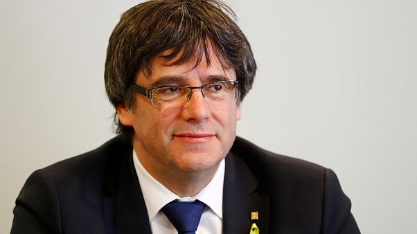 Catalogna: Puigdemont rinuncia alla presidenza e designa Quim Torra Catalogna: Puigdemont rinuncia alla presidenza e designa Quim Torra