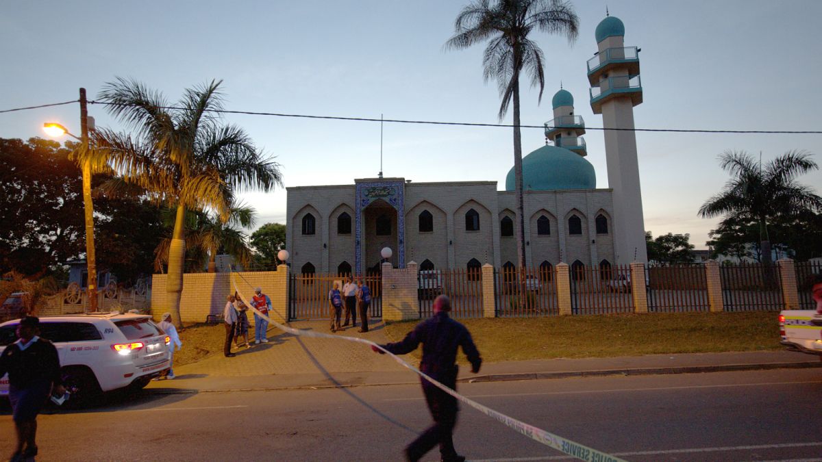 شاهد: لحظة الهجوم المسلح على مسجد في جنوب إفريقيا