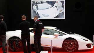 Lamborghini offerte au pape François vendue aux enchères Monaco 12/05/2017.