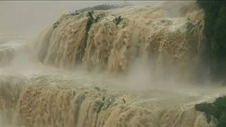 شاهد: تدفق مياه شلال ديتيان بصورة مثيرة