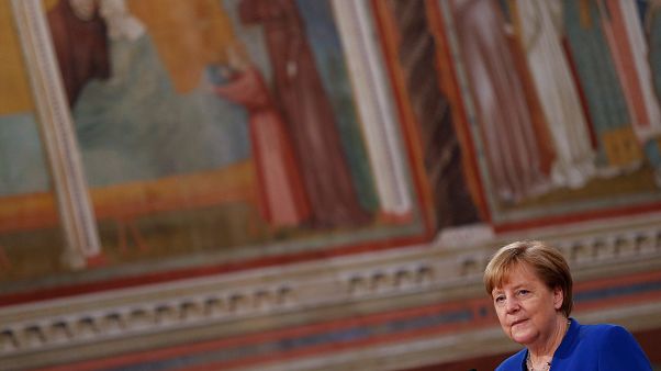 Merkel recebe prémio da paz da ordem franciscana Merkel recebe prémio da paz da ordem franciscana