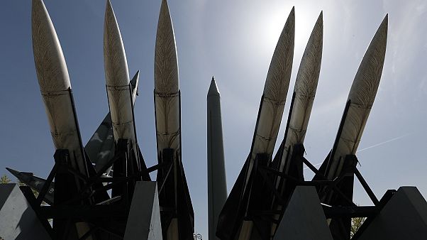 Η Βόρεια Κορέα γκρεμίζει το κέντρο πυρηνικών δοκιμών Η Βόρεια Κορέα γκρεμίζει το κέντρο πυρηνικών δοκιμών