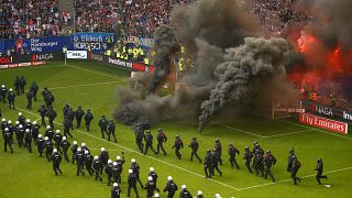 Hamburgo despromovido, revolta no estádio