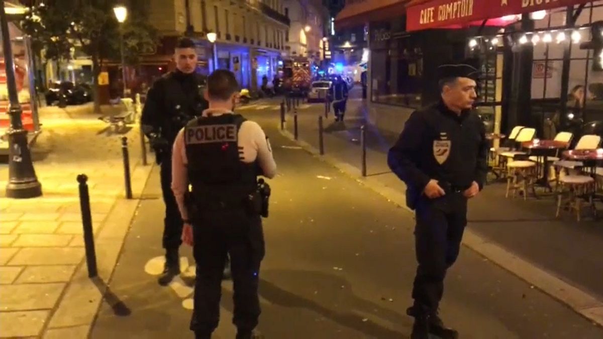 Autor de ataque à faca em Paris é um homem nascido na Chechénia, fonte judicial