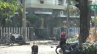 Varios muertos y numerosos heridos en atentados terroristas en Indonesia
