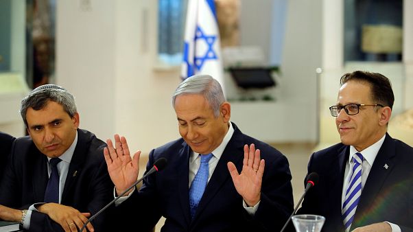 Netanyahu dança como Netta e abre reunião do governo com "Toy" Netanyahu dança como Netta e abre reunião do governo com "Toy"